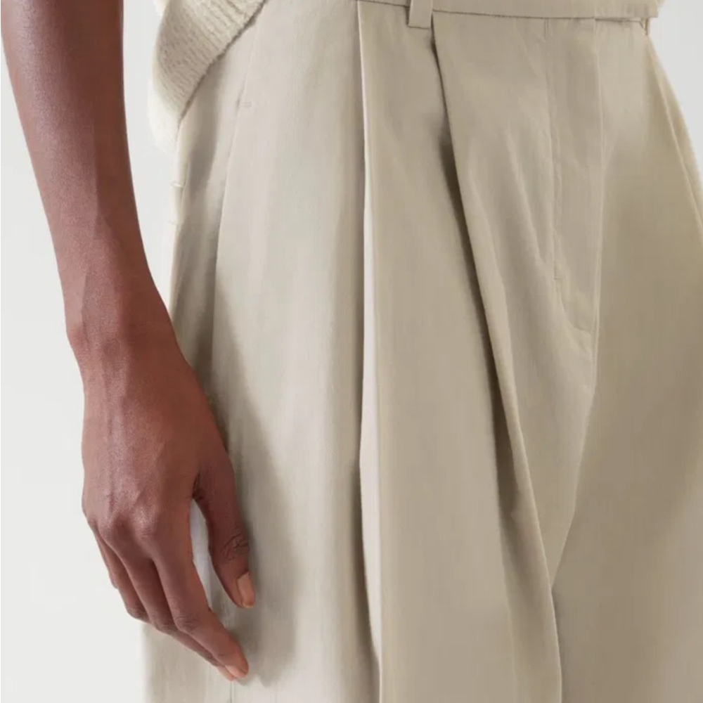 (NWT) COS PLEATED BARREL-LEG CHINOS Beige - Picture 5 of 14